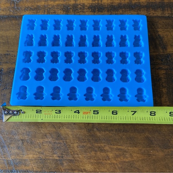 Silicone Gummy Molds - Chocolate Molds- Bears, Frogs, Lions, Monkeys, Penguins - Picture 5 of 6